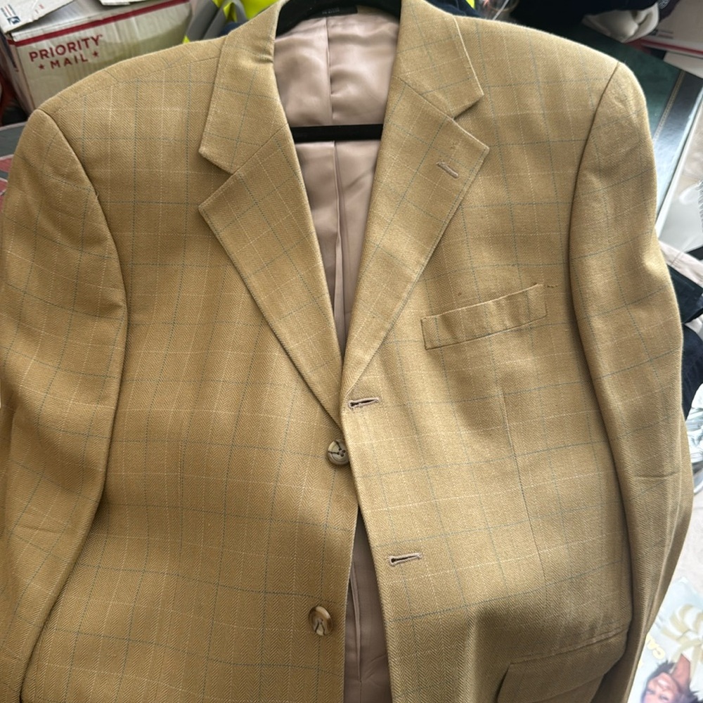 Men’s, size 40, pure silk, three button, sport coat, very professional